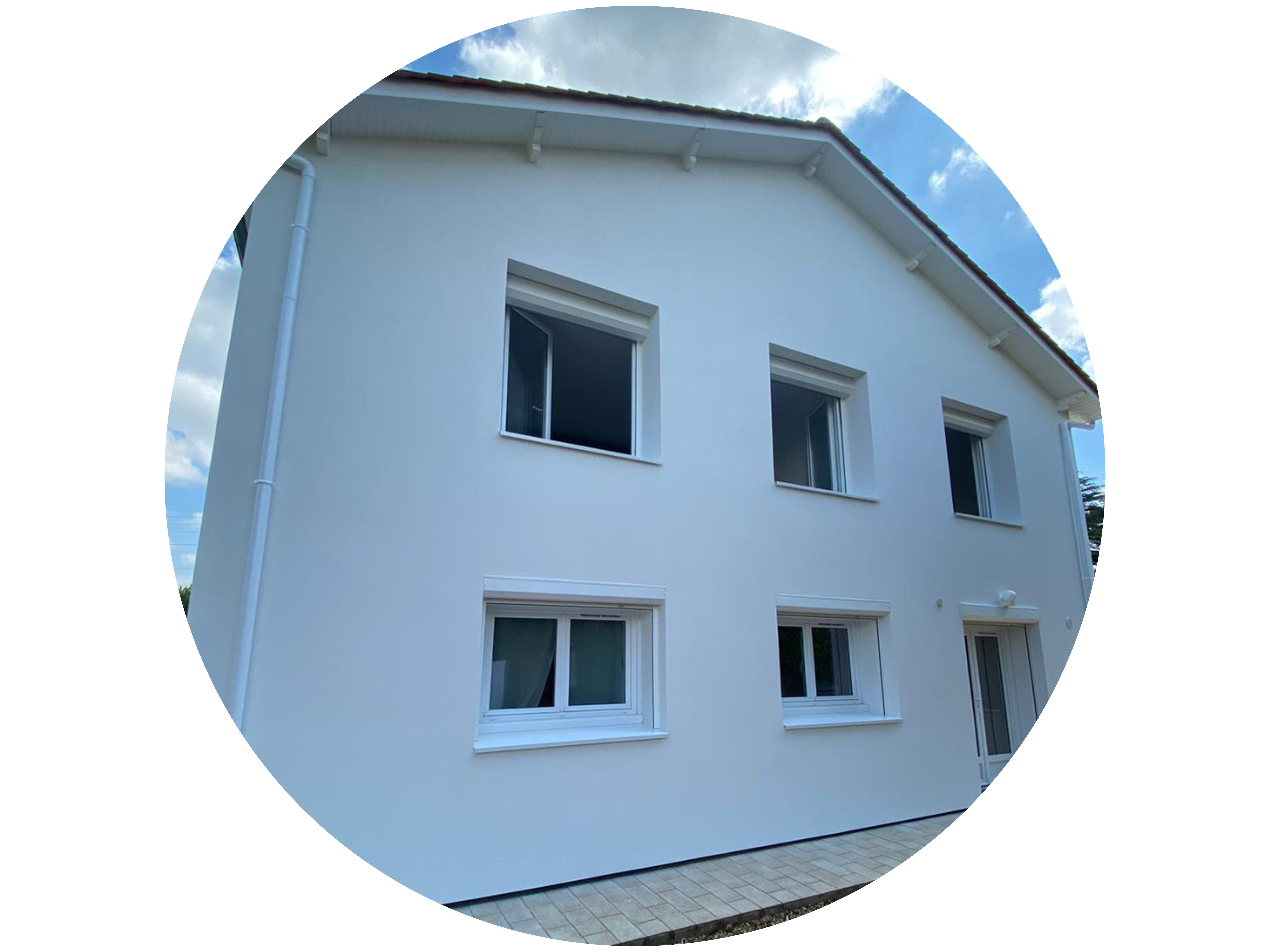 Photo de la maison dont la façade a été isolée 